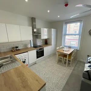  Apartment #2 - At 12 Story St