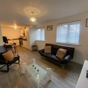 https://2-bedroom-private-spacious-apartment-in-west-midlands.hotelsin-nottingham.com